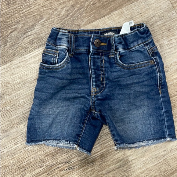 Oshkosh boys shorts - Picture 1 of 2